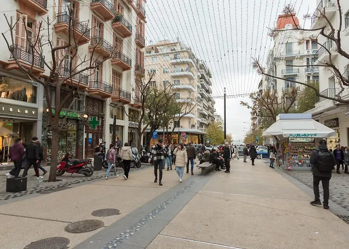 Ag.Sofias Pedestrian Area Luxury Ap. & Big Balcony